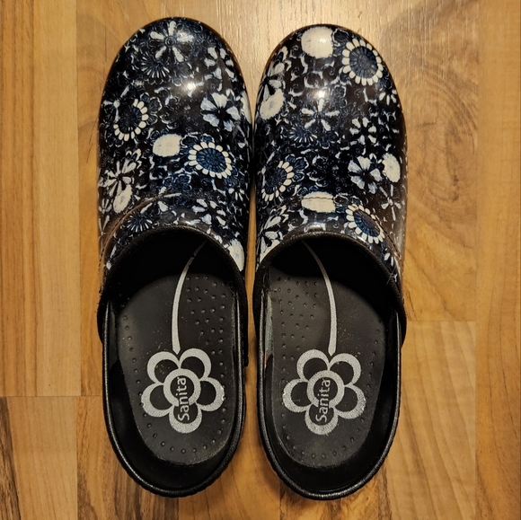 Sanita Clogs - Picture 1 of 2